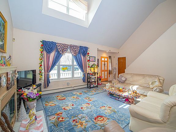5th image of 48 Gaetano Ln