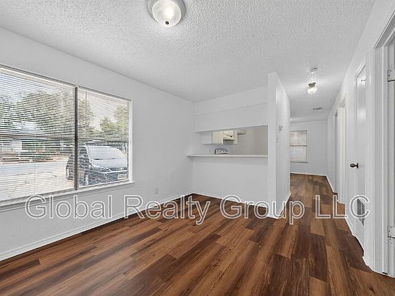 5th image of 611 W Harding Blvd #1