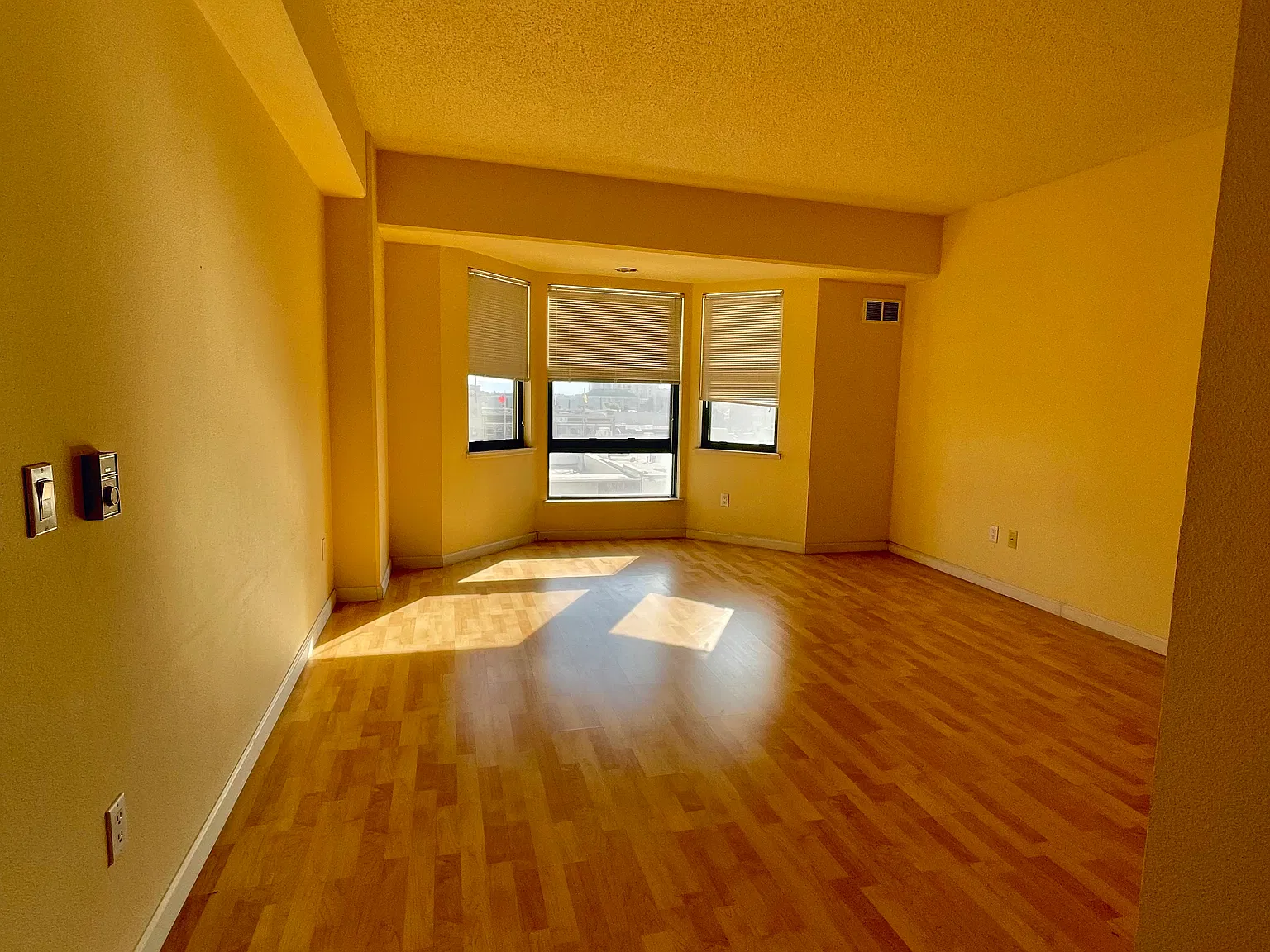 1 bed, 612 sqft, $2,300 — Photo 4