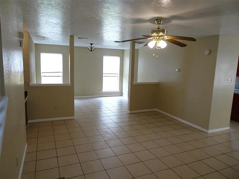 16350 San Mateo Dr — Photo 5