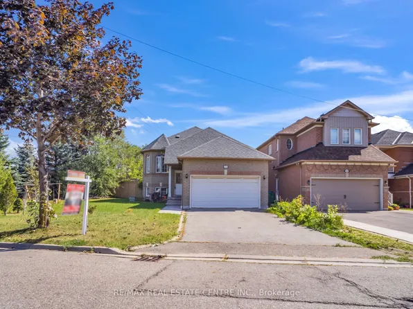 7349 Zinnia Pl, Mississauga, ON L5W 1K6