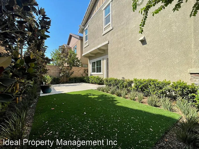 16025 Symphony Ln — Photo 2