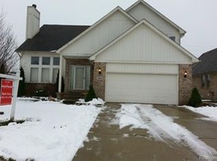 28640 Wales Dr, Chesterfield, MI 48047