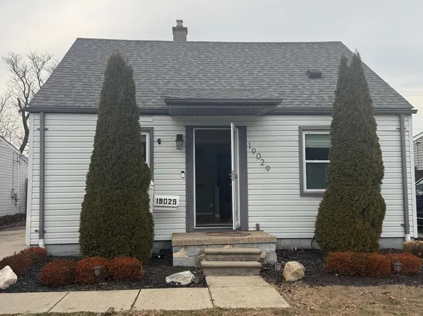 19029 Victor St, Roseville, MI 48066
