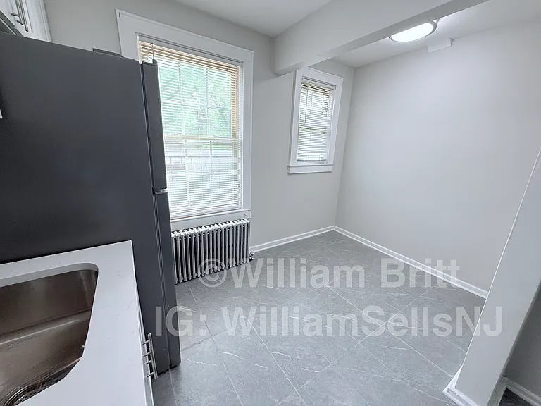 500-502 Alma Ter #B4 — Photo 3