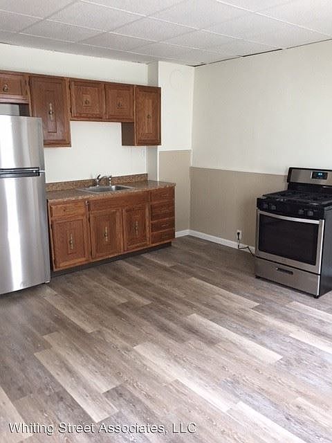 2nd image of 40 Horace St