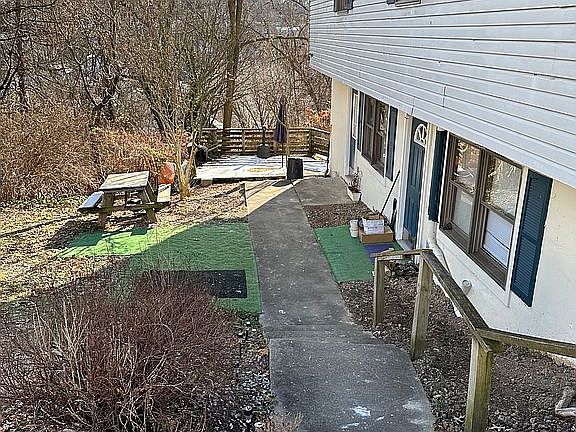 3rd image of 806 Price St