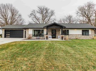 657 Sheridan Rd, Waterloo, IA 50701