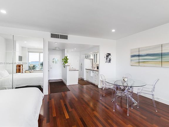 5th image of 4925 Collins Ave APT 3D