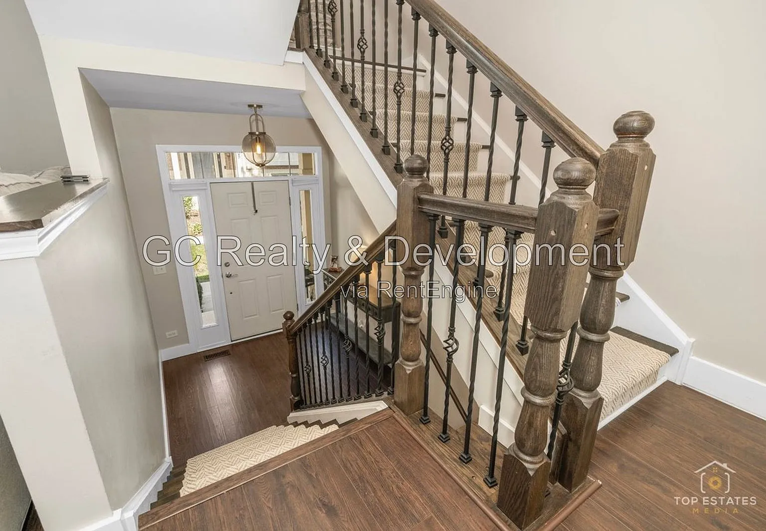 3 bed, 3.0 bath, 2370 sqft, $3,095 — Photo 2