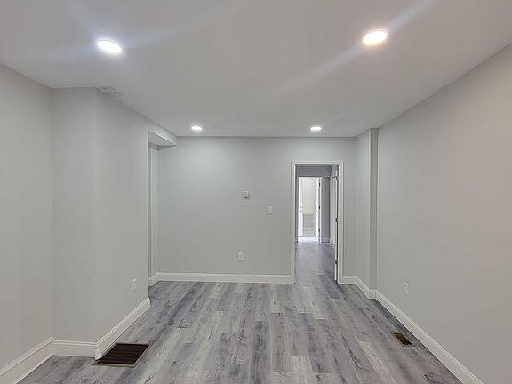 4th image of 2541 Bonnaffon St #1