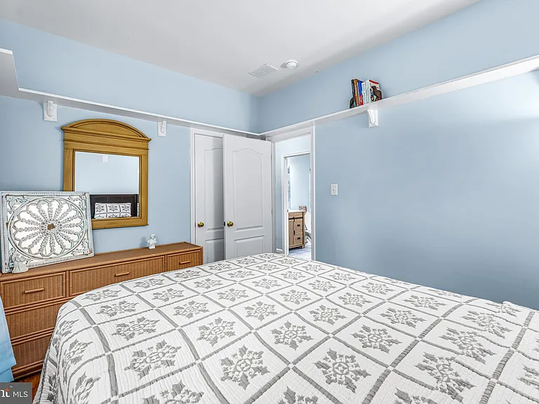 10870 Hammond Dr — Photo 25