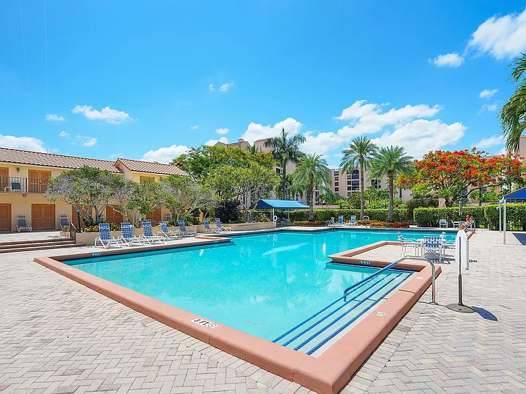 7201 Promenade Dr E #302 — Photo 42