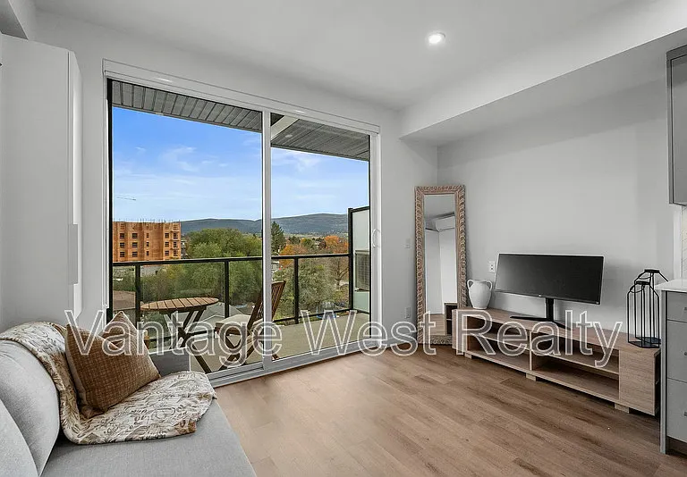 1274 Devonshire Ave #505 — Photo 4
