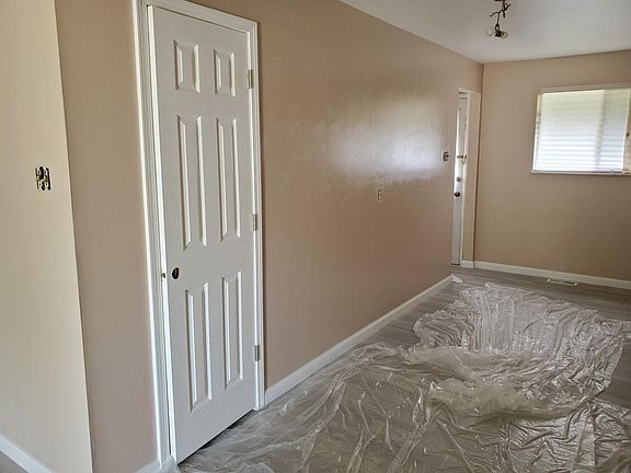 3rd image of 10118 Douglas Ct