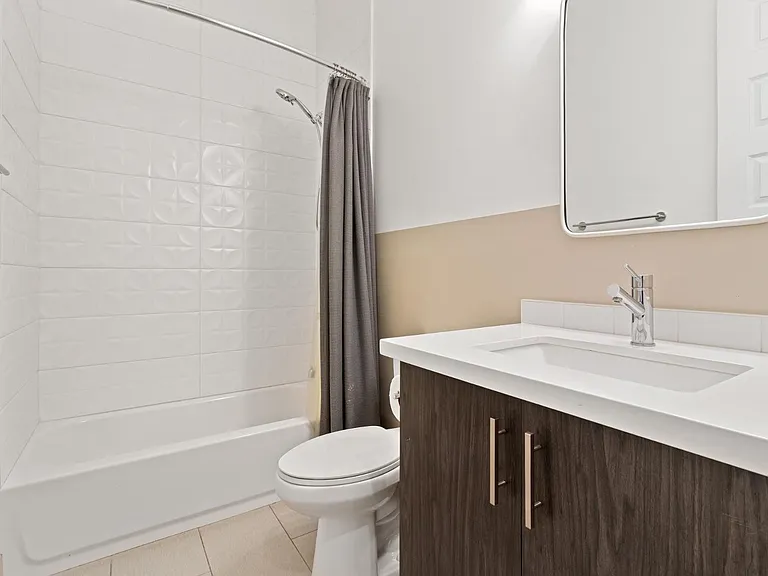 4533 E Devonshire Ave — Photo 33