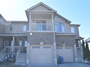 52 Meadowridge St, Kitchener, ON N2P0E2