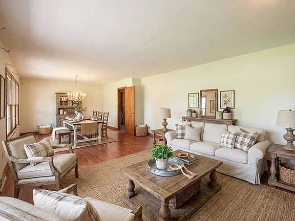3rd image of 1144 Evangeline Rd