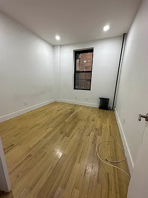 Rented by Lang Realty LLC | media 15