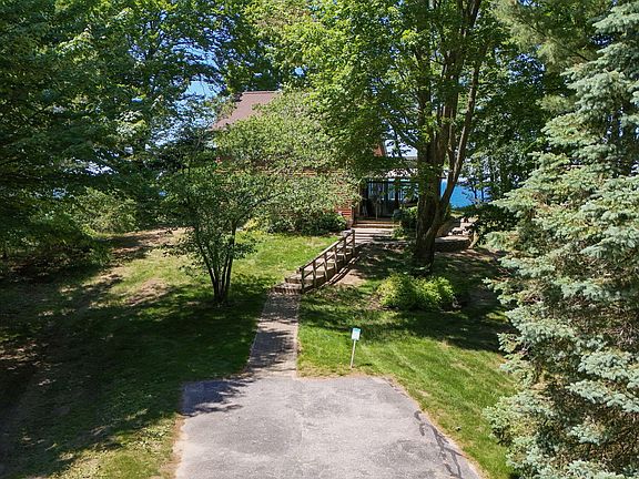 2nd image of 4616 W Fox Farm Rd