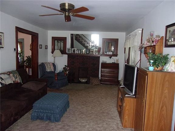 4th image of 9980 Barnes Ave