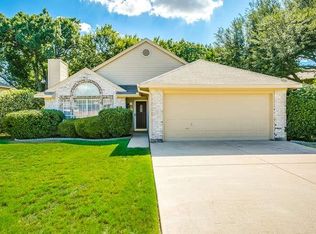 517 Bent Creek Dr, Garland, TX 75040