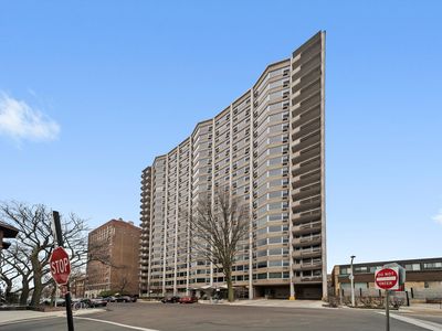 555 W Cornelia Ave APT 1401, Chicago, IL, 60657