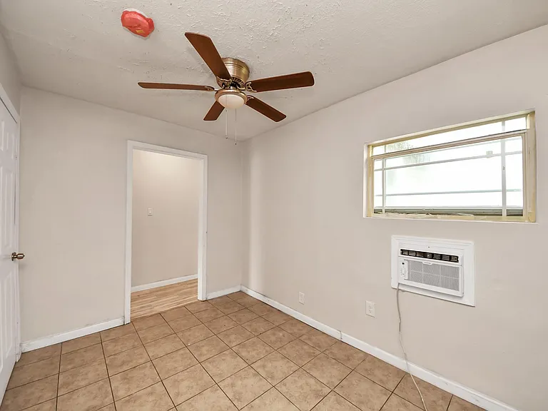 10506 Sierra Dr — Photo 12