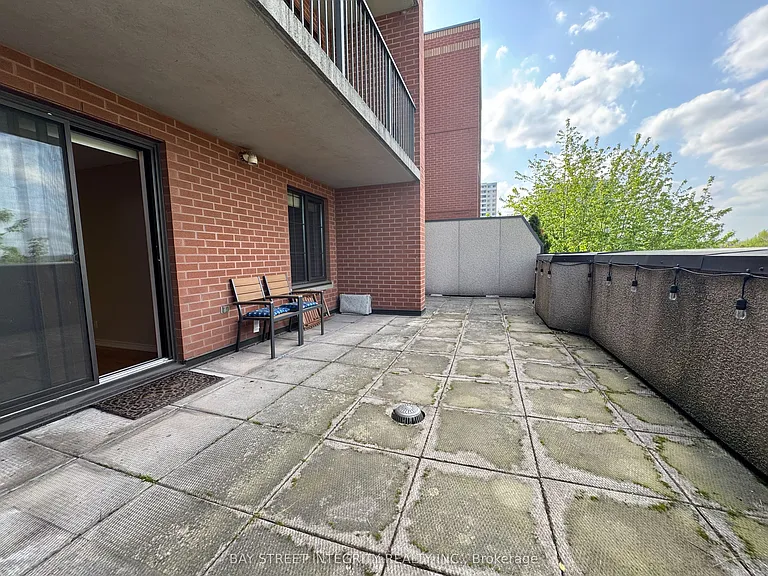 47 Caroline St N #402 — Photo 24