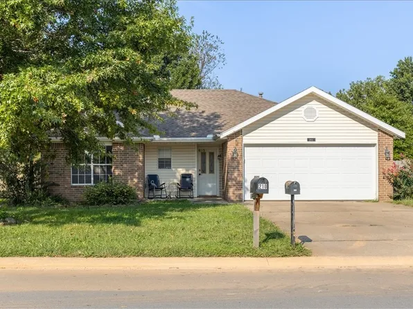 211 Sun Meadow Dr, Centerton, AR 72719