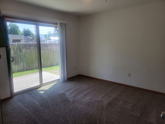 2nd image of 1410 Worden Ave APT 106
