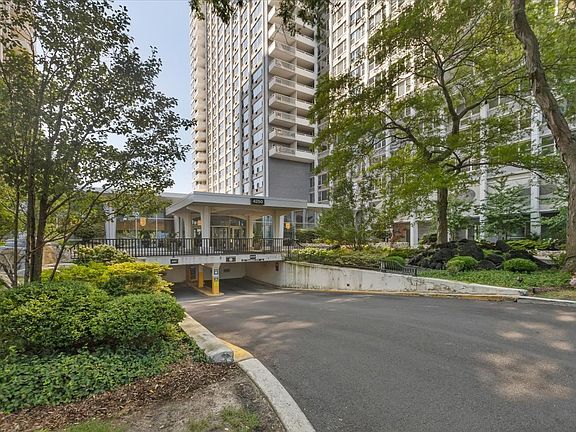 3rd image of 4250 N Marine Dr APT 801