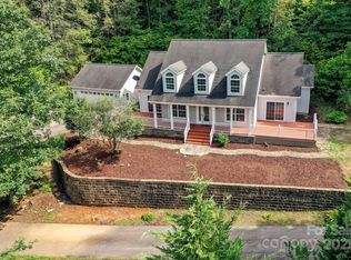 402 Sweetbriar Rd N, Lake Lure, NC 28746