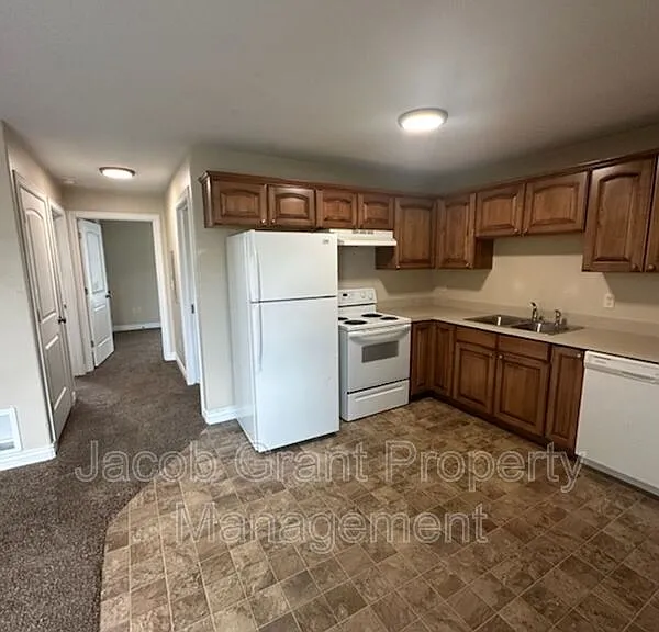 245 Opal Ct #2E — Photo 9