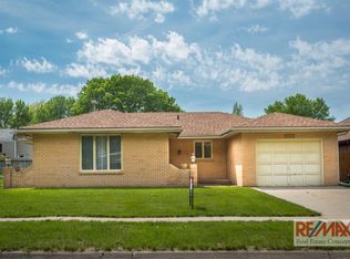2921 Dorothy Dr, Lincoln, NE 68507