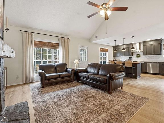 5th image of 1320 Paddocks Way