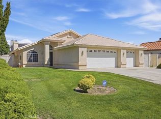 17980 Lakeview Dr, Victorville, CA 92395