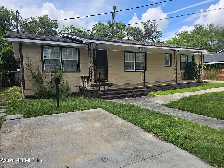 444 Alder St — Photo 1