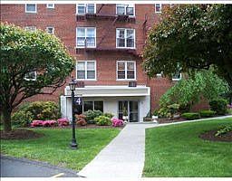 1st image of 4 Salisbury Pt APT 3B