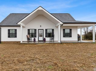 94 Hunters Ln, Westmoreland, TN 37186