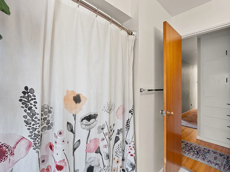 1424 Dartmouth Dr NE — Photo 3