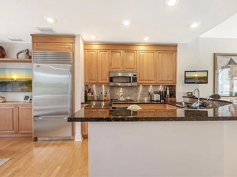235 Cocoanut Ave #128E — Photo 18