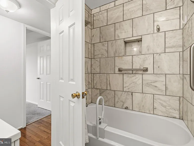 3240 S 28th St #403 — Photo 25