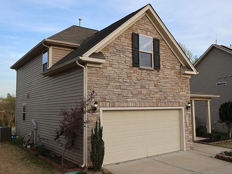 1328 Lowenstein St — Photo 2