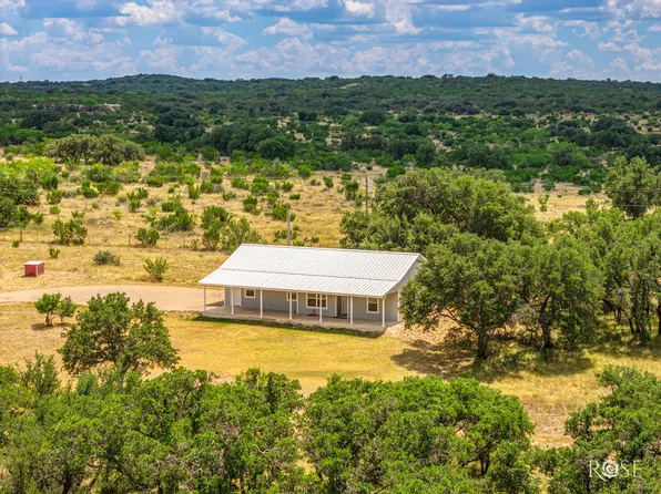 6343 County Road 101, Mertzon, TX 76941