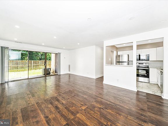 3rd image of 10125 Prince Pl #103-11B