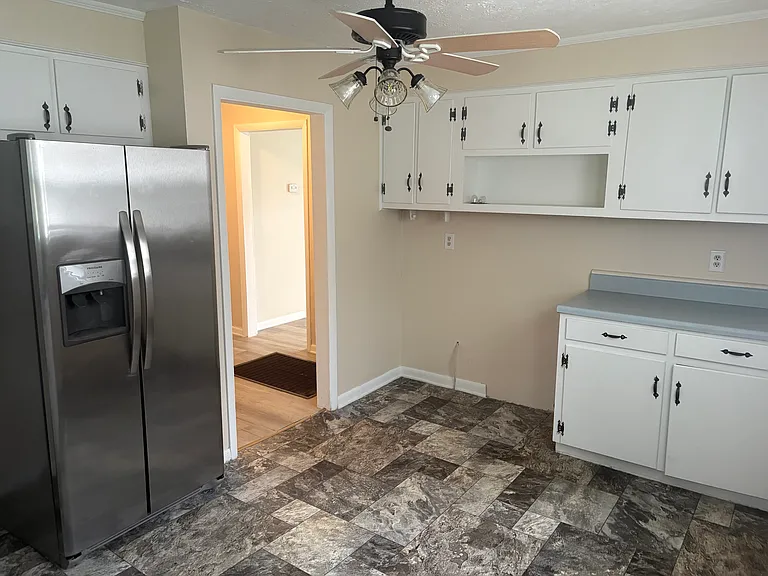814 Renfro Rd — Photo 3