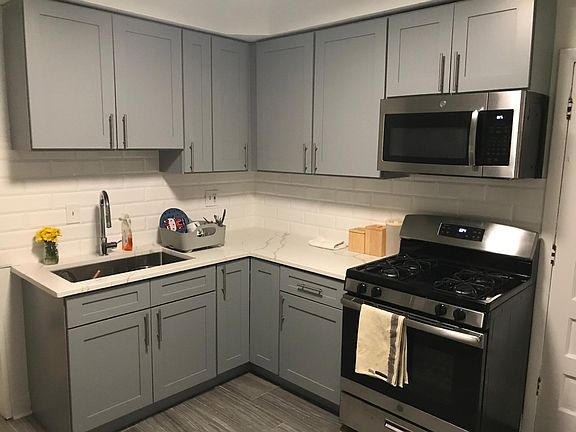 3rd image of 1110 Garnett Pl