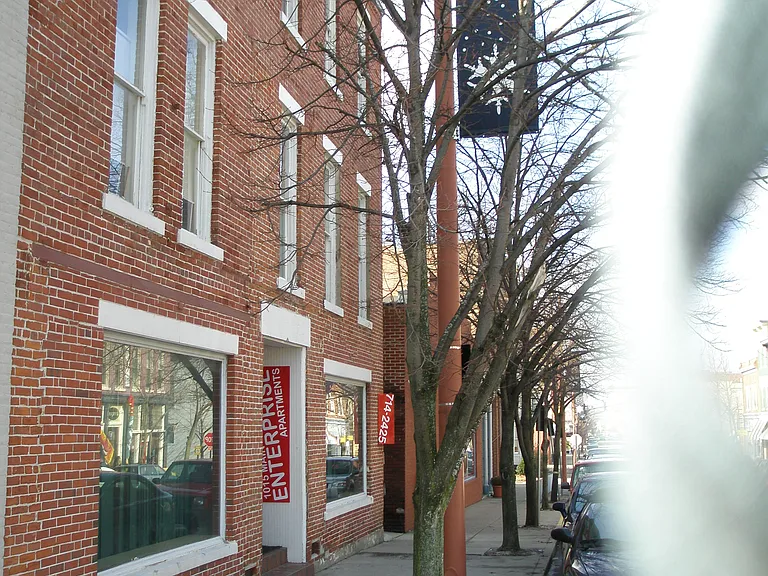1015 Main St #6 — Photo 2