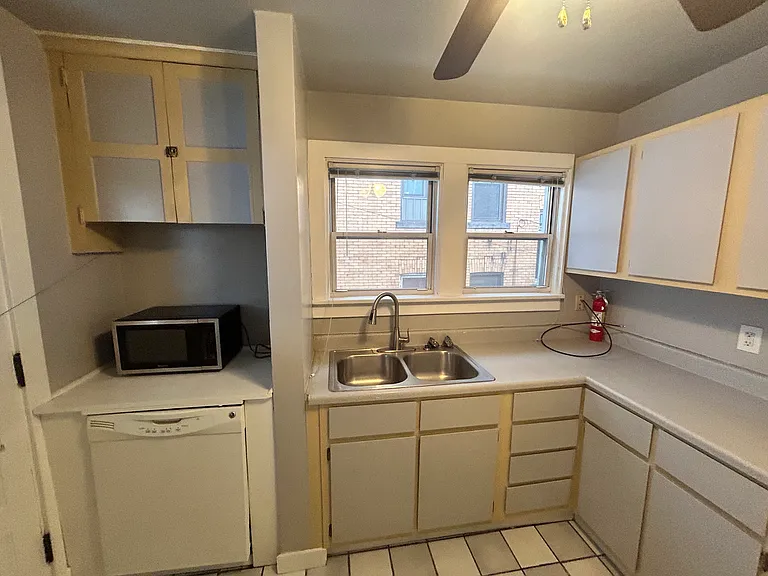 1121 Walnut St #1/2 — Photo 13